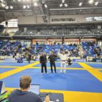 Igor Lessa arbitra un incontro in un torneo IBJJF